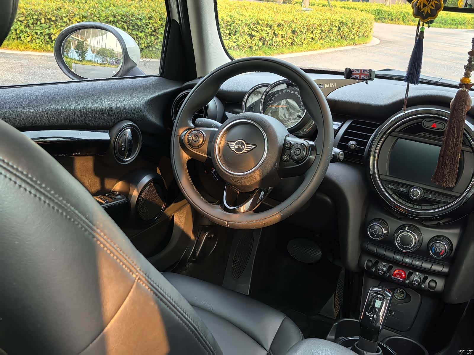 Mini ONE, 2018 13