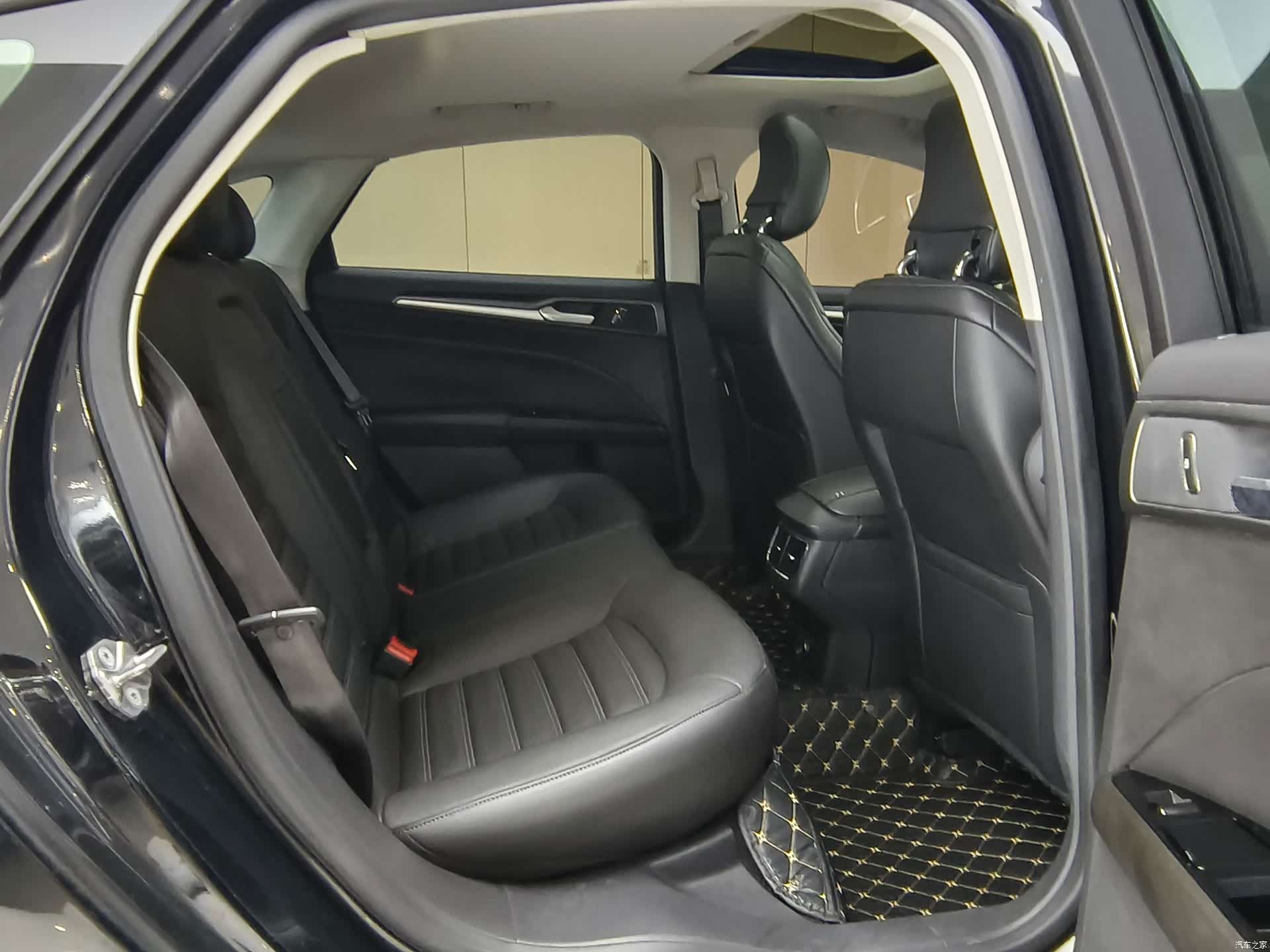 Ford Mondeo, 2016 12