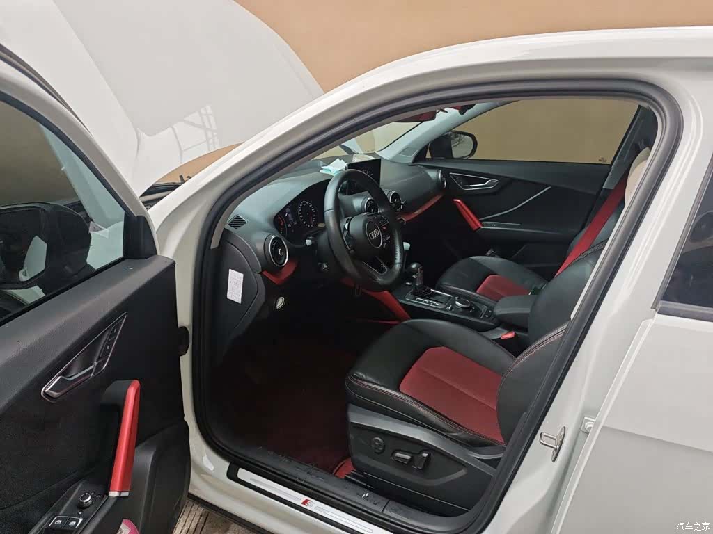 Audi Q2L, 2019 14