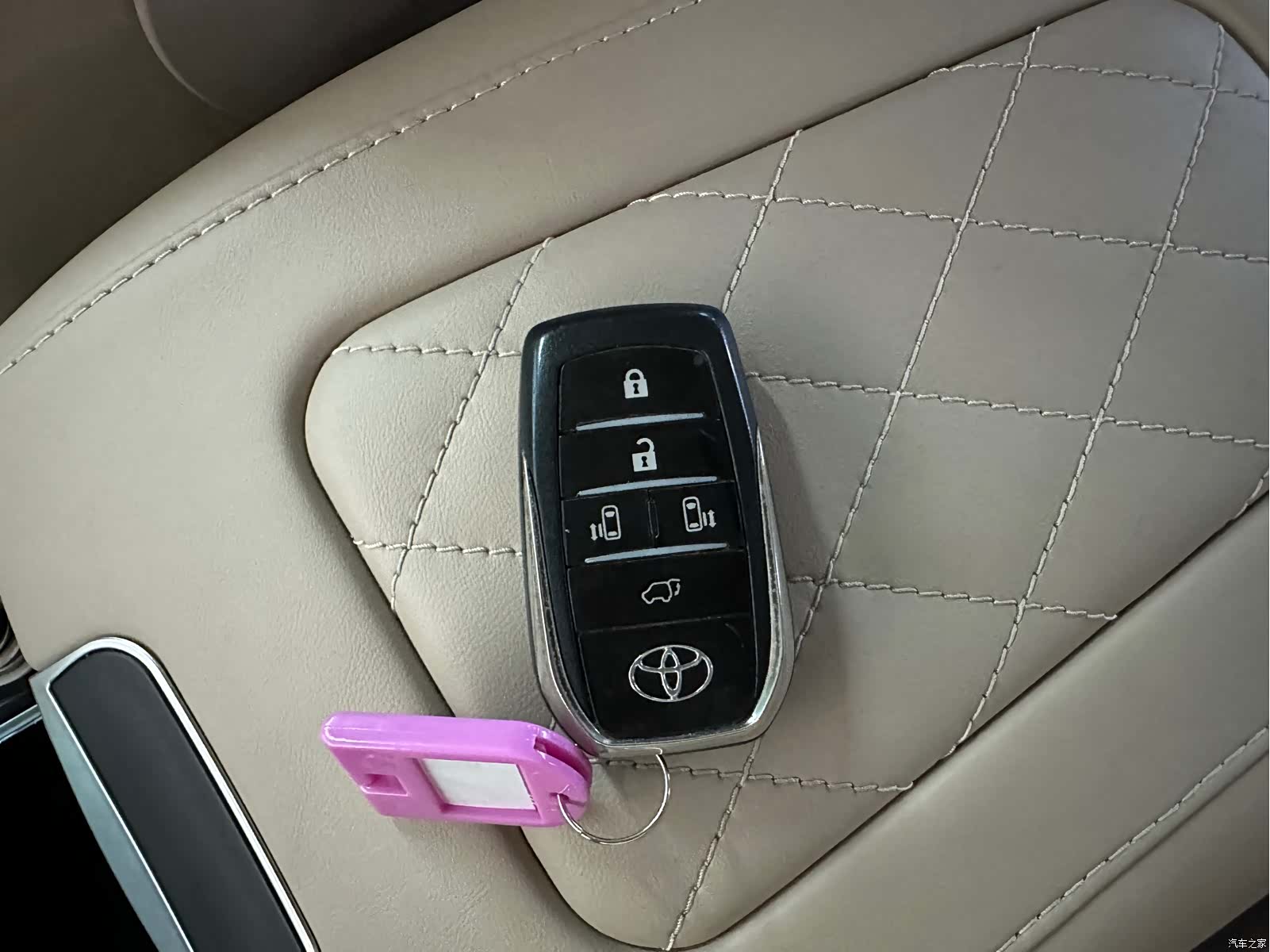 Toyota Alphard, 2012 30