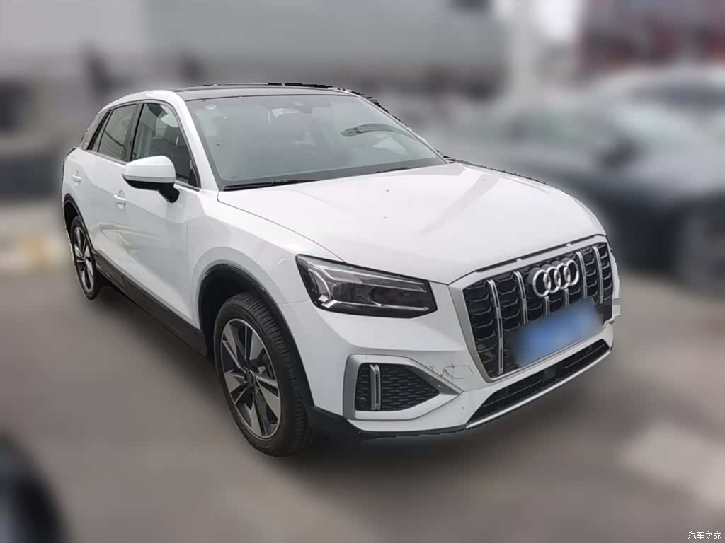 Audi Q2L, 2024 7