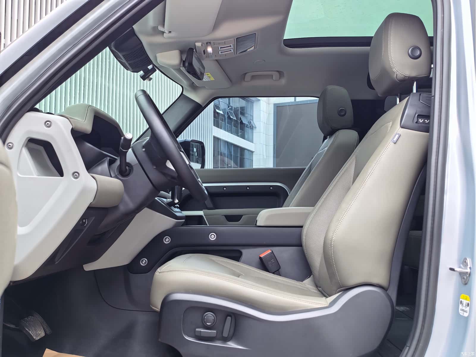 Land Rover Defender, 2022 11
