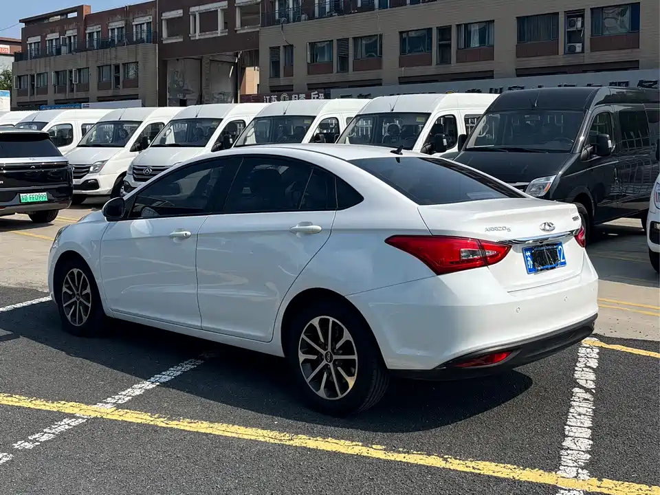 Chery Arrizo 5