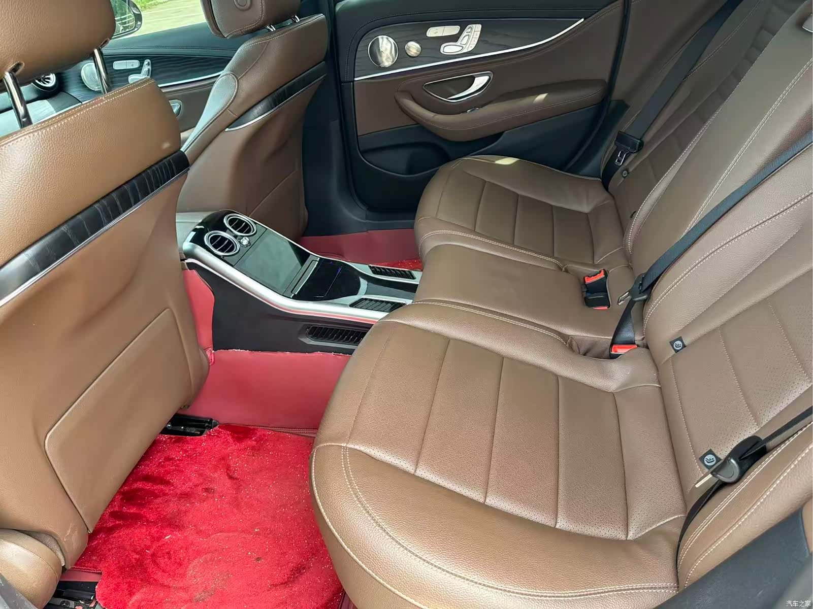 Mercedes-Benz E-Class, 2022 10