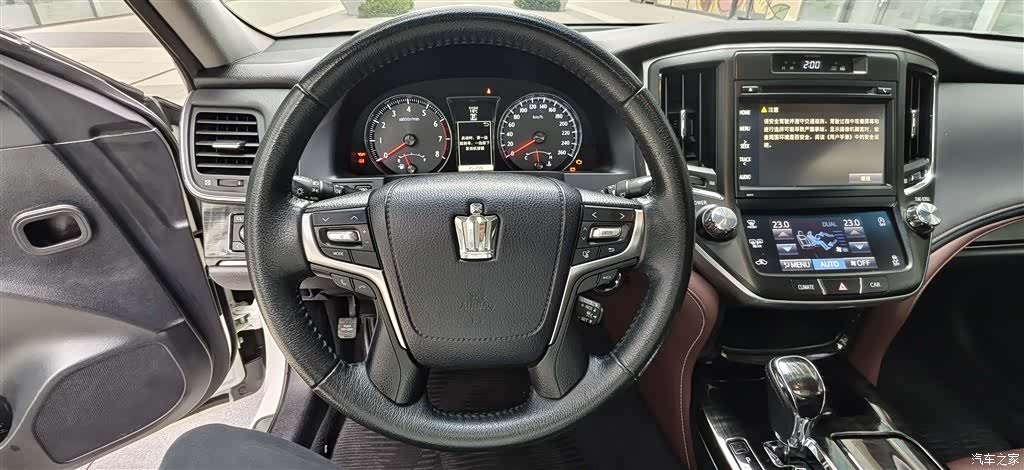 Toyota Crown, 2017 28