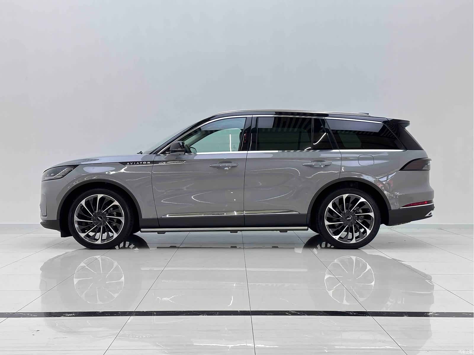 Lincoln Aviator, 2024 7