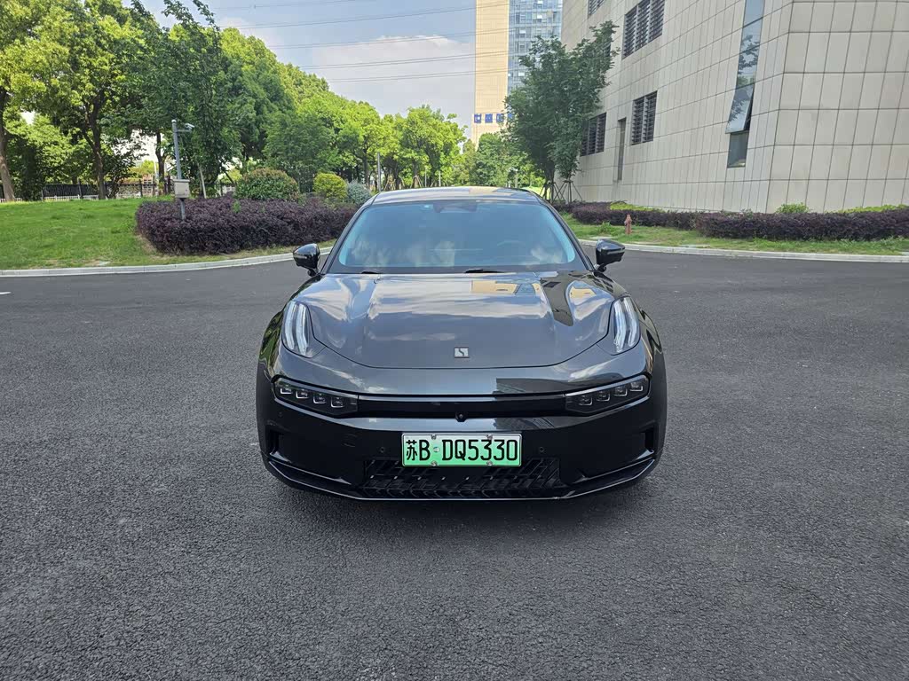 Zeekr 001