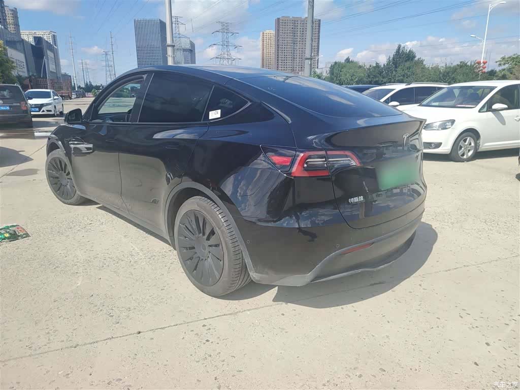 Tesla Model Y, 2023 7