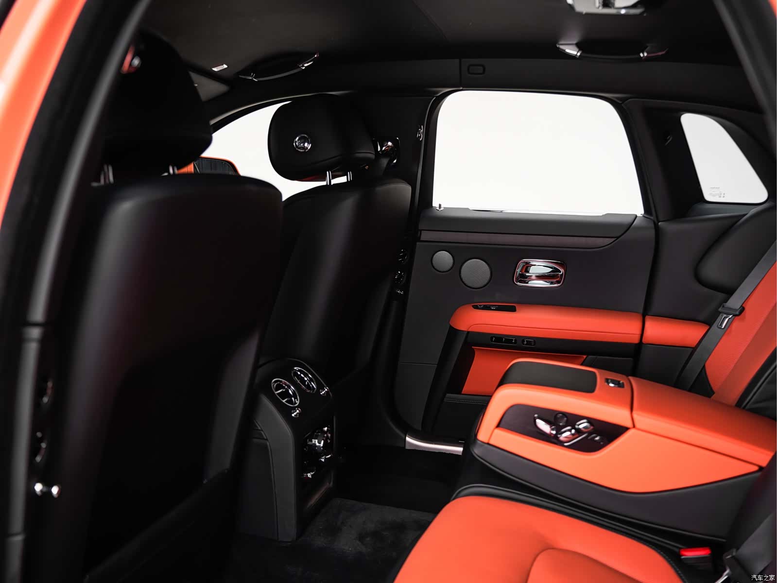 Rolls-Royce Ghost, 2025 23