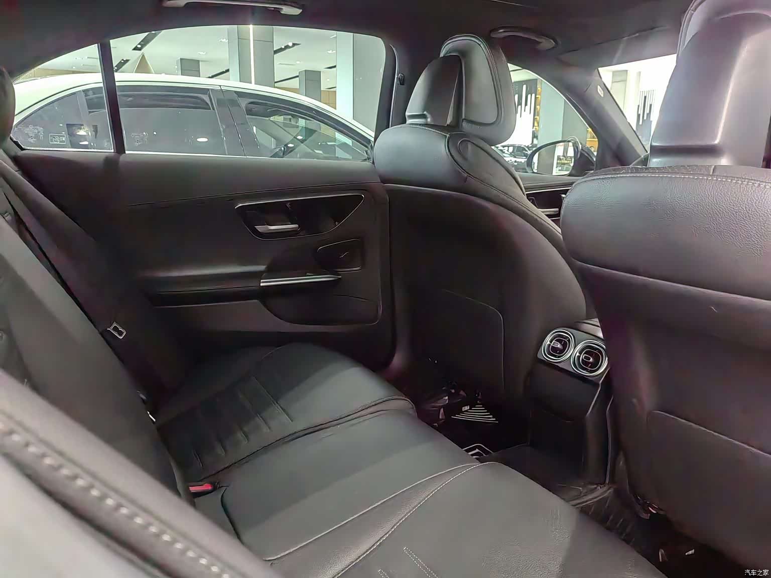 Mercedes-Benz C-Class, 2024 8