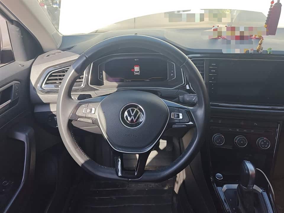 Volkswagen T-ROC exploring Songs