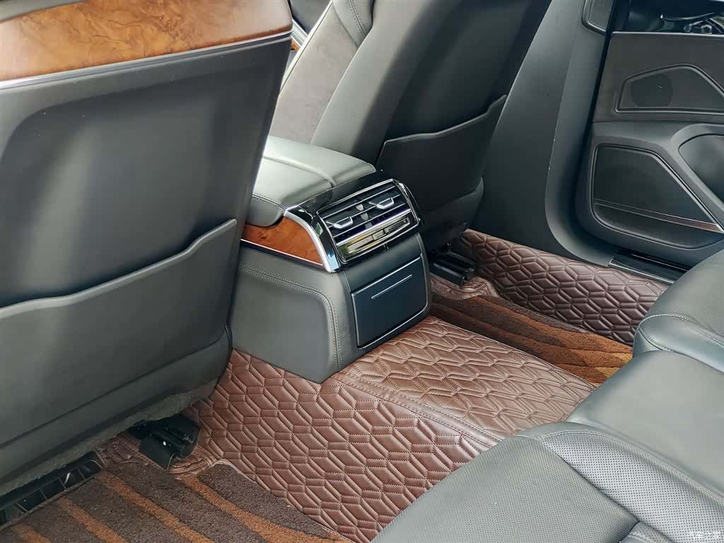 Audi A8L, 2019 9