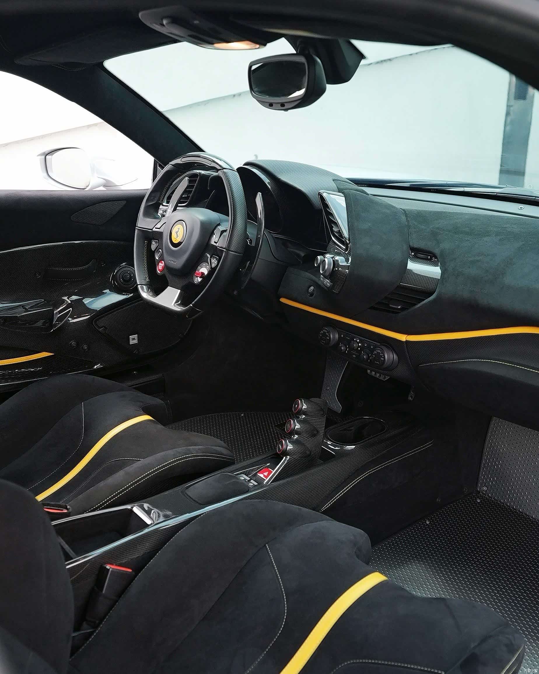 Ferrari 488, 2019 24
