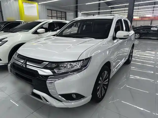 Mitsubishi Outlander 2021 — купить из Китая под заказ
