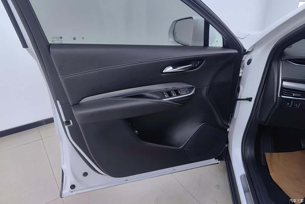 Cadillac XT4, 2022 7