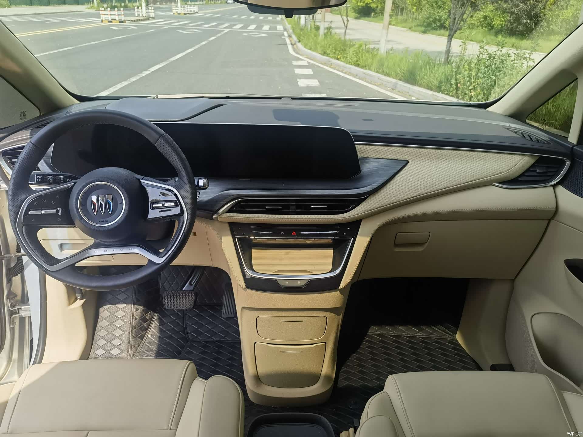 Buick GL8, 2025 11