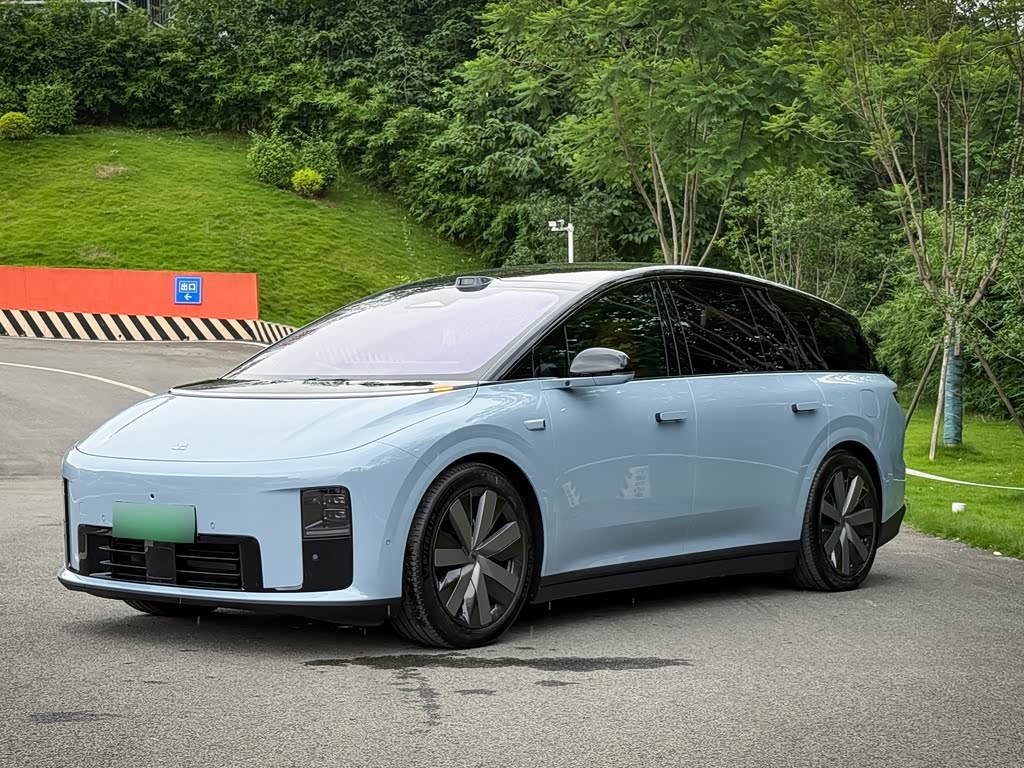 Li Auto i8