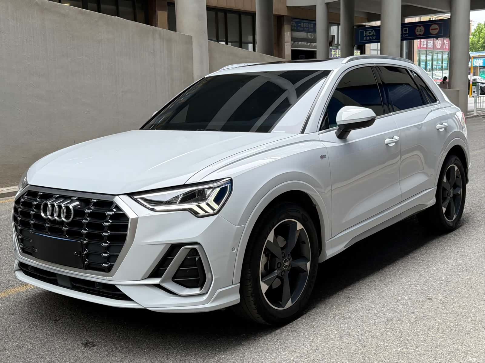 Audi Q3, 2023 1