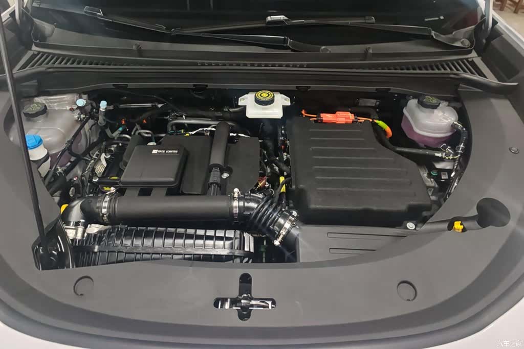 BYD HiAce, 2026 10