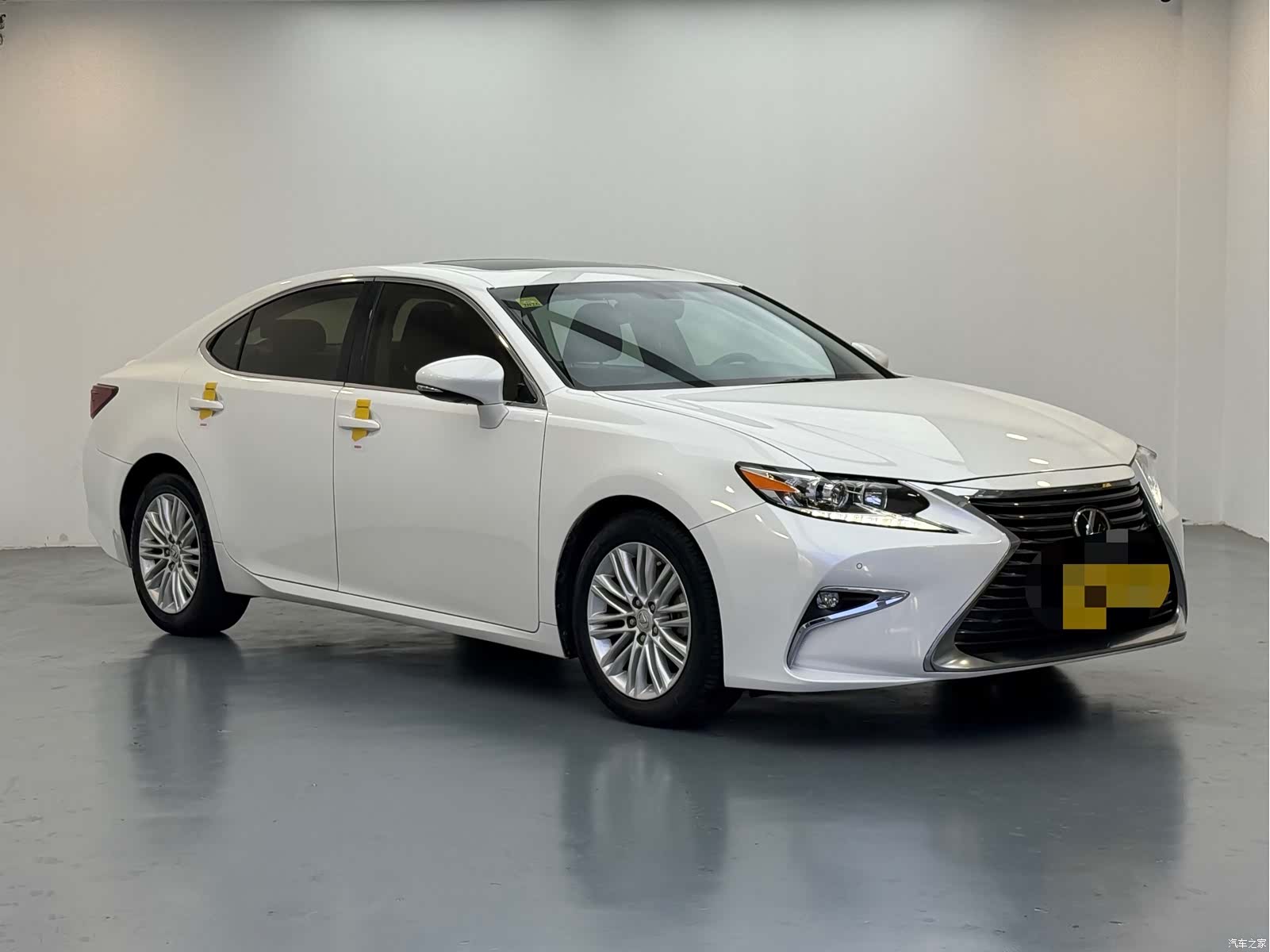 Lexus ES, 2015 3