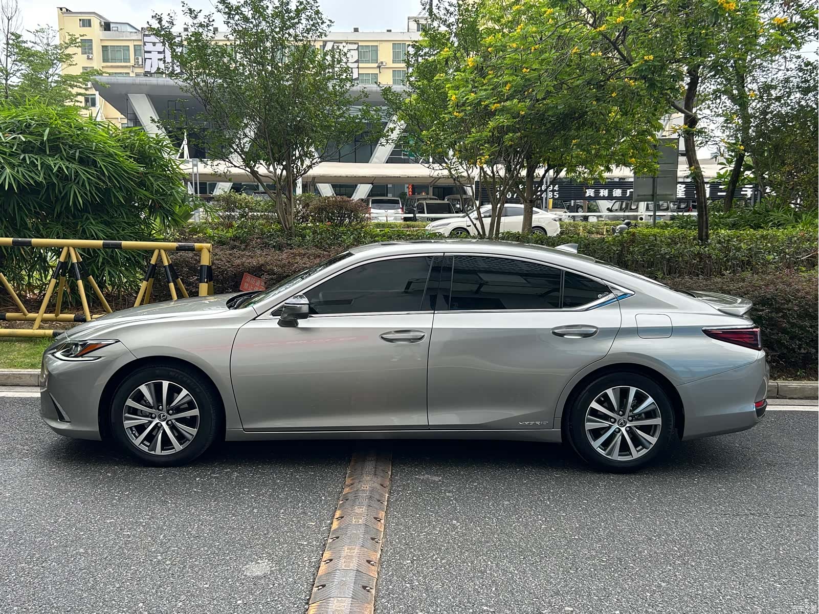 Lexus ES, 2019 7