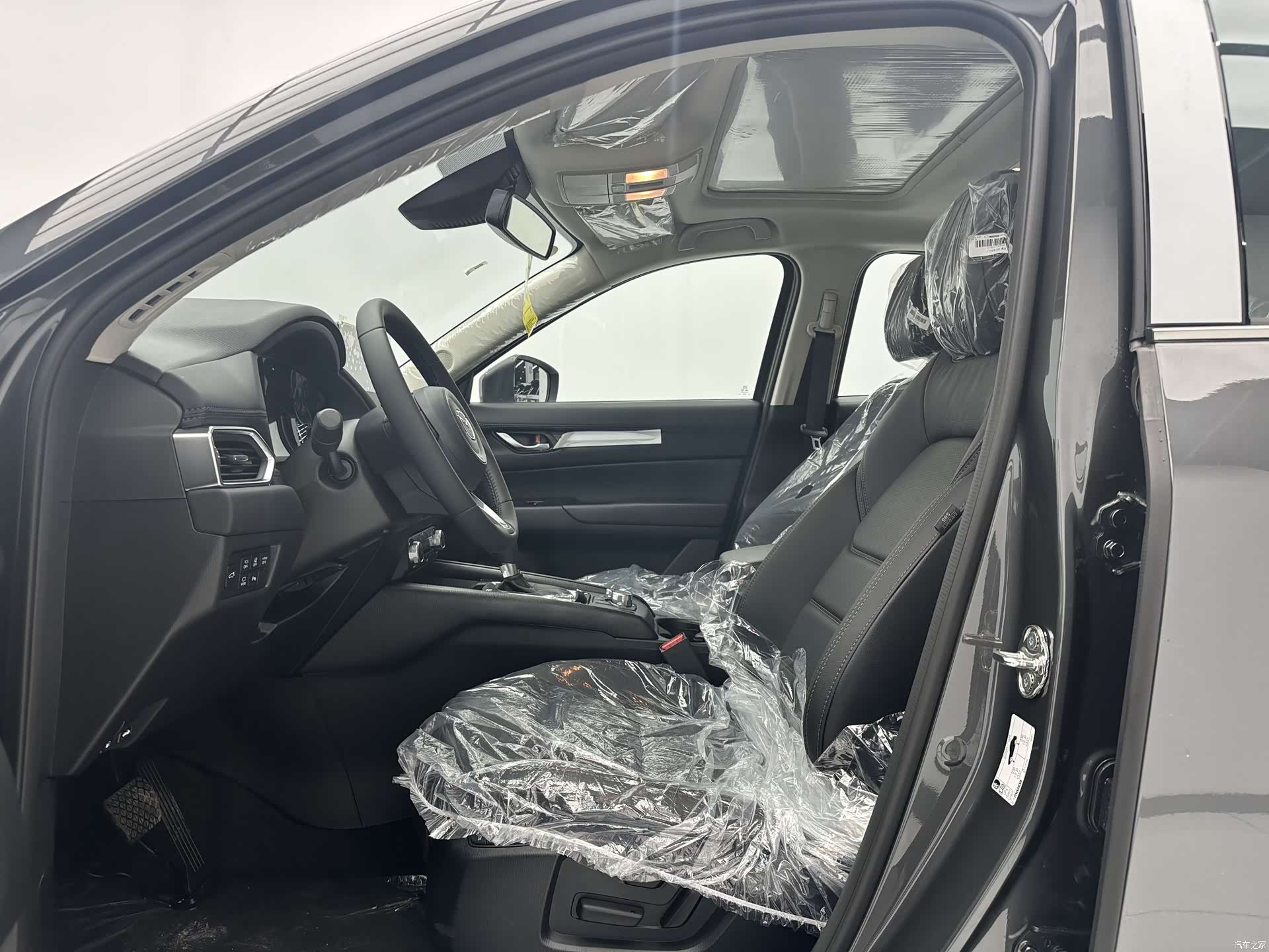 Mazda CX-5, 2025 все фото