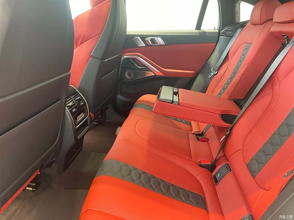 BMW X6, 2025 10