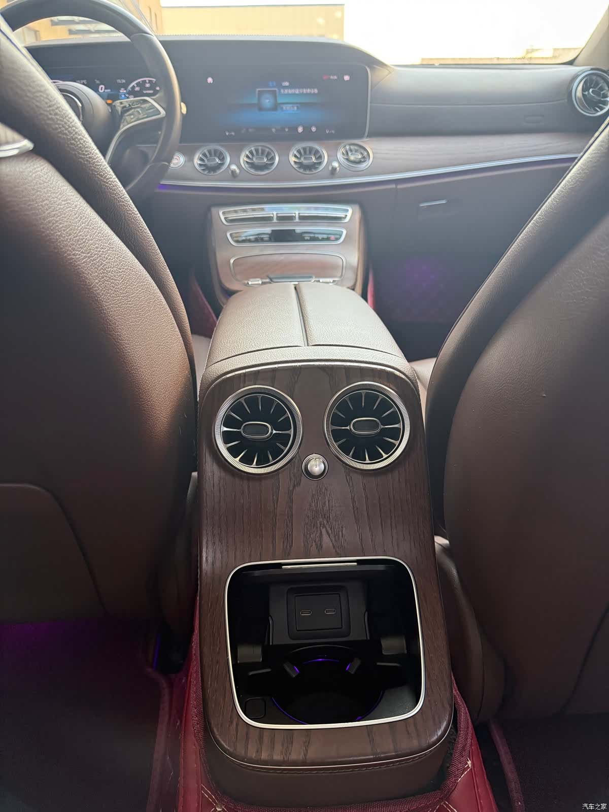 Mercedes-Benz E-Class, 2023 12