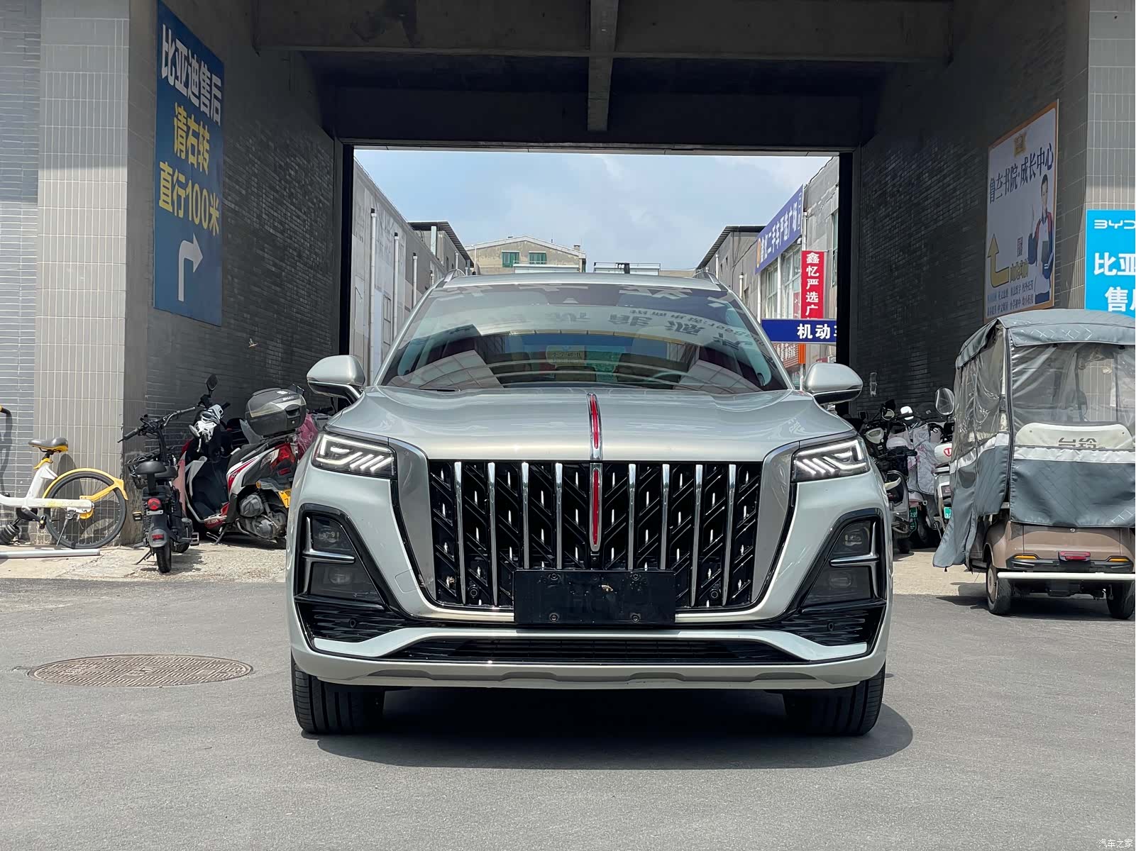 Hongqi HS5, 2023 все фото