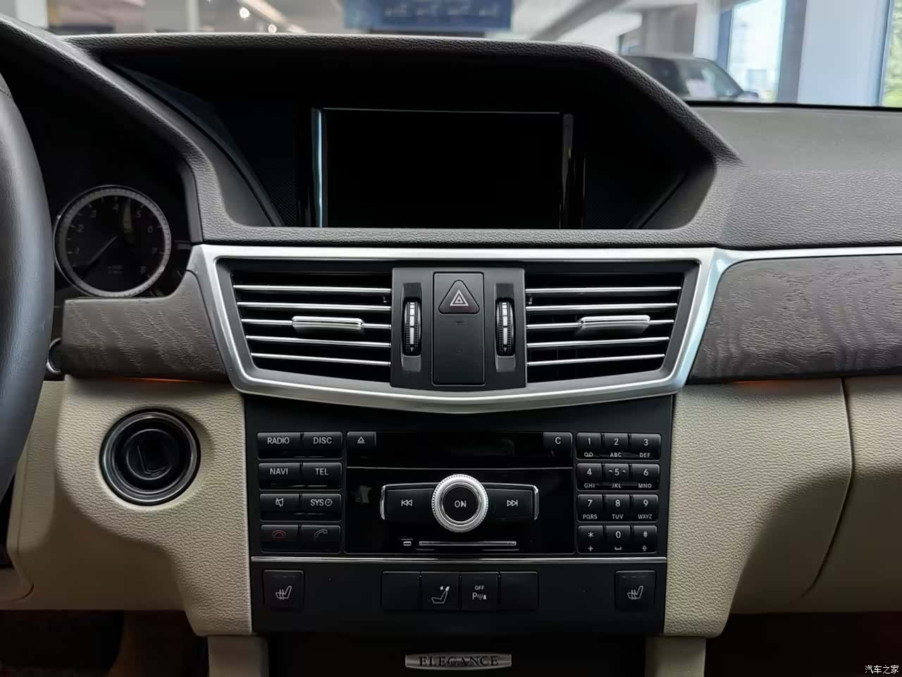 Mercedes-Benz E-Class, 2011 3