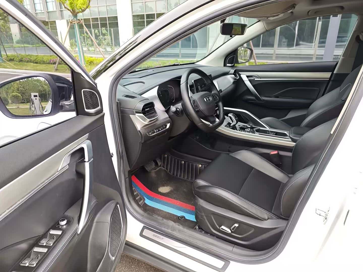 Geely Coolray, 2021 3