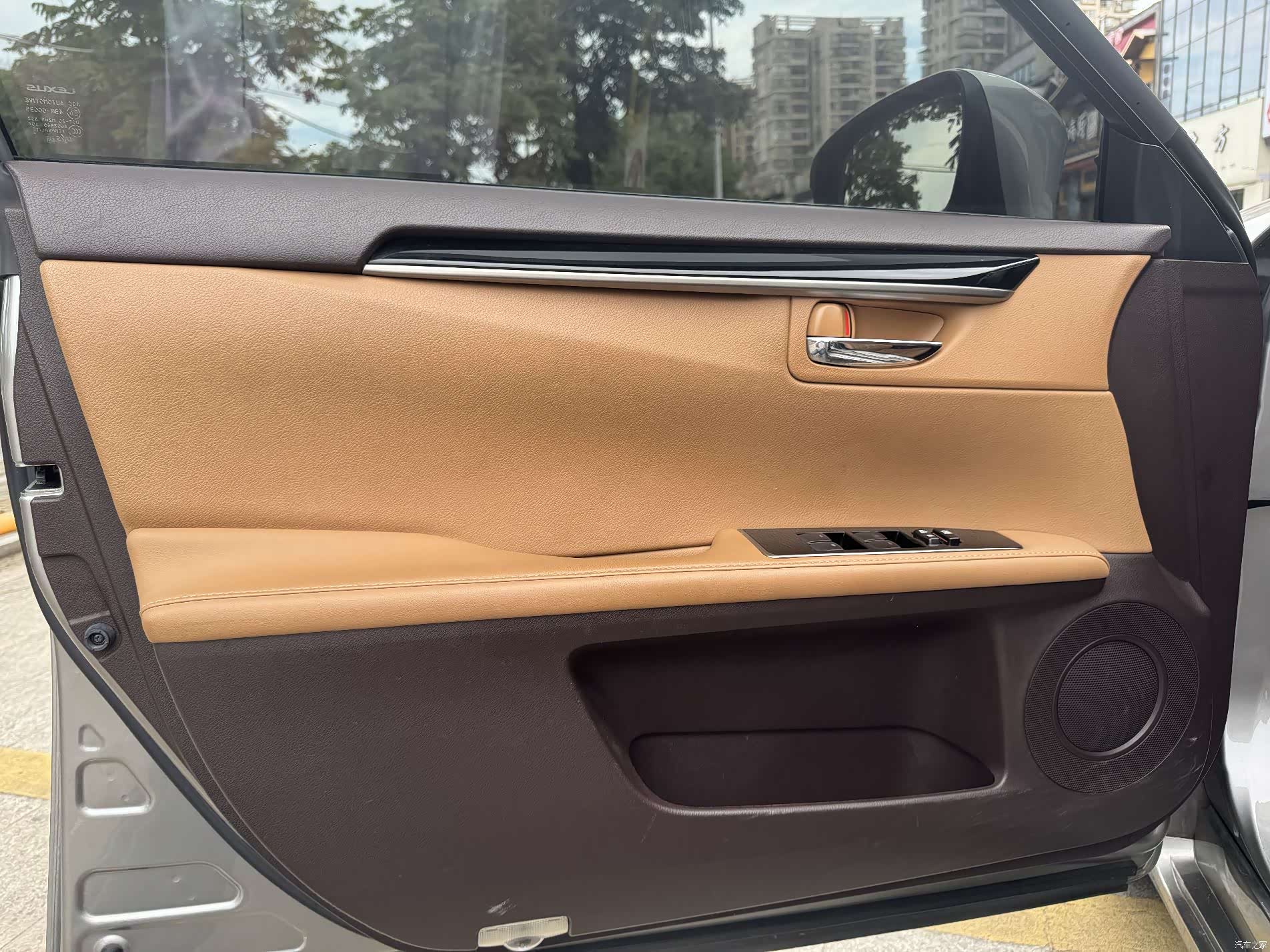 Lexus ES, 2016 4