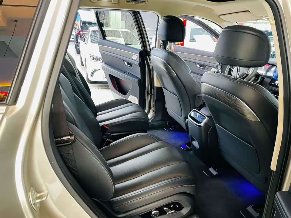 AITO Ask the world M7