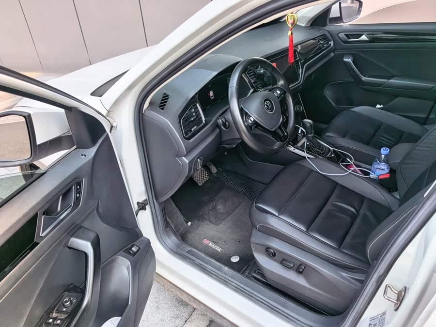 Volkswagen T-ROC 2023, фото 12