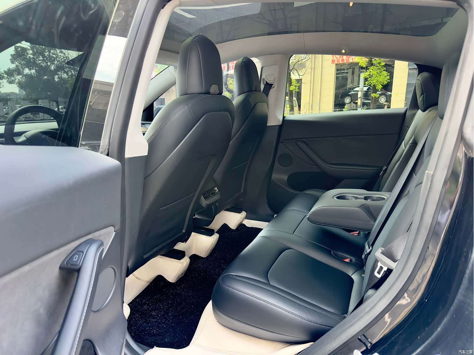 Tesla Model Y, 2022 12