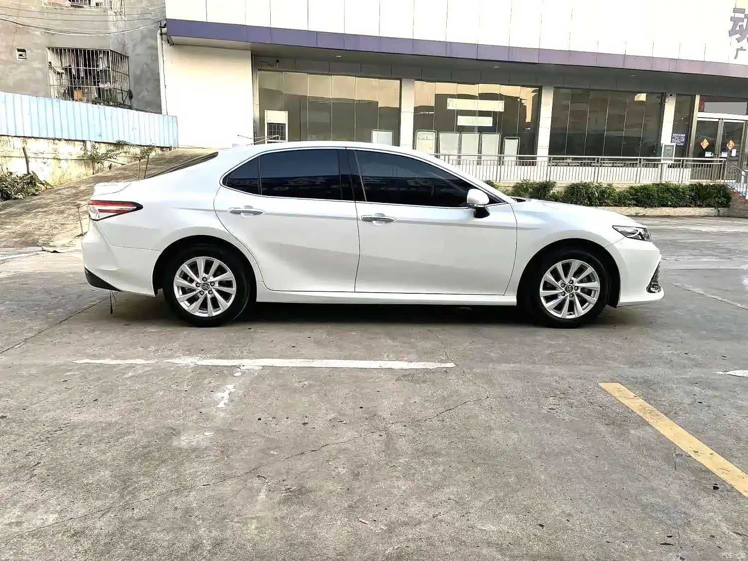 Toyota Camry, 2023 все фото