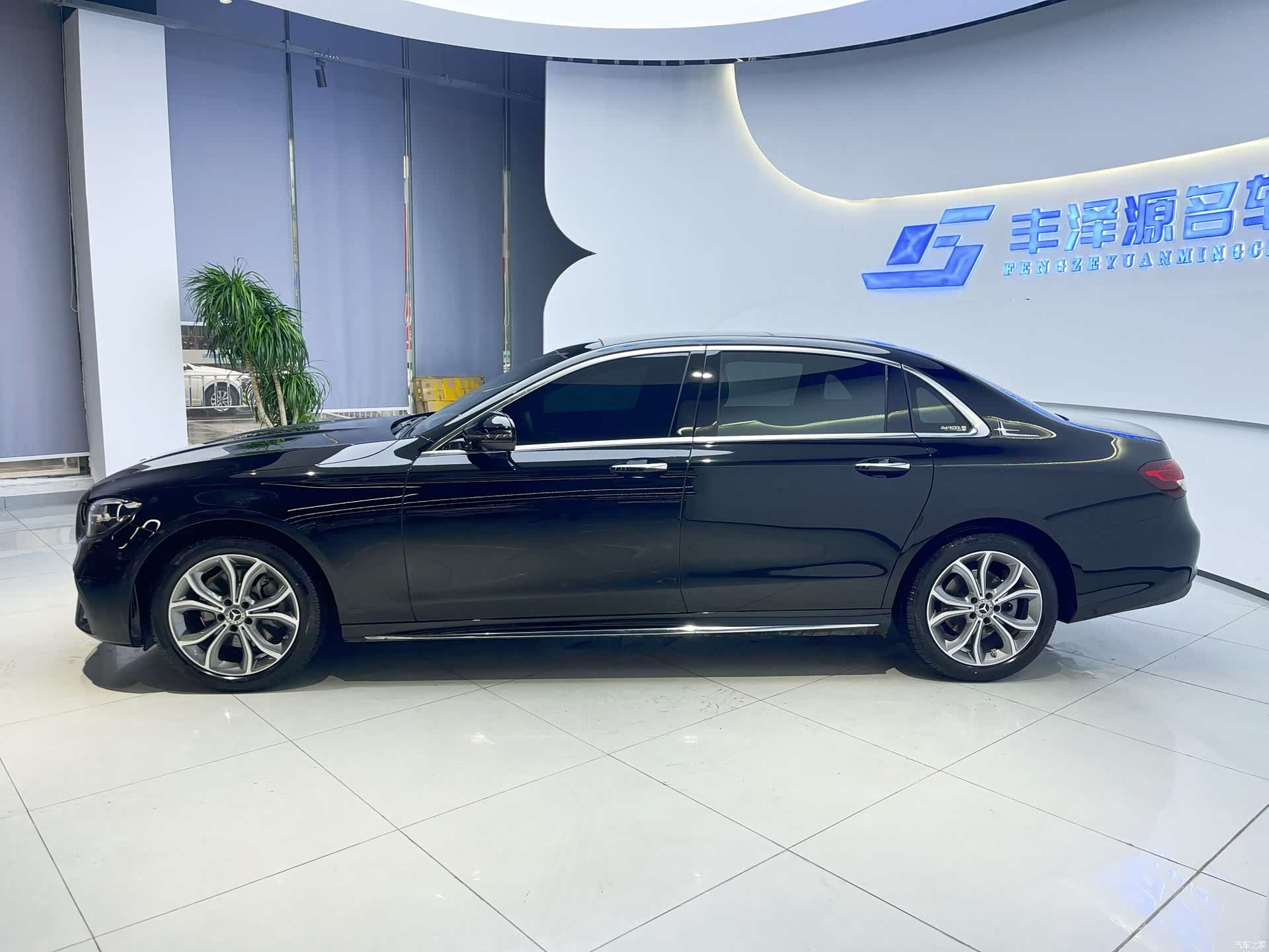 Mercedes-Benz E-Class, 2023 11