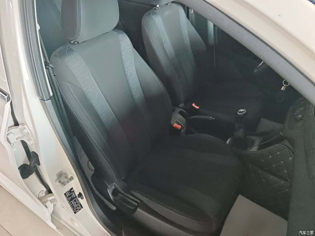 Wuling 310, 2017 3