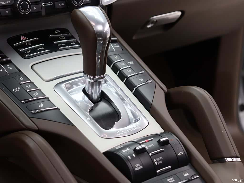 Porsche Cayenne, 2015 13