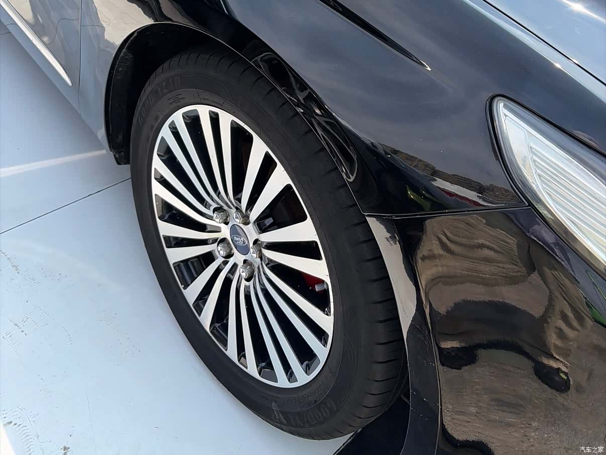 Ford Taurus, 2018 3