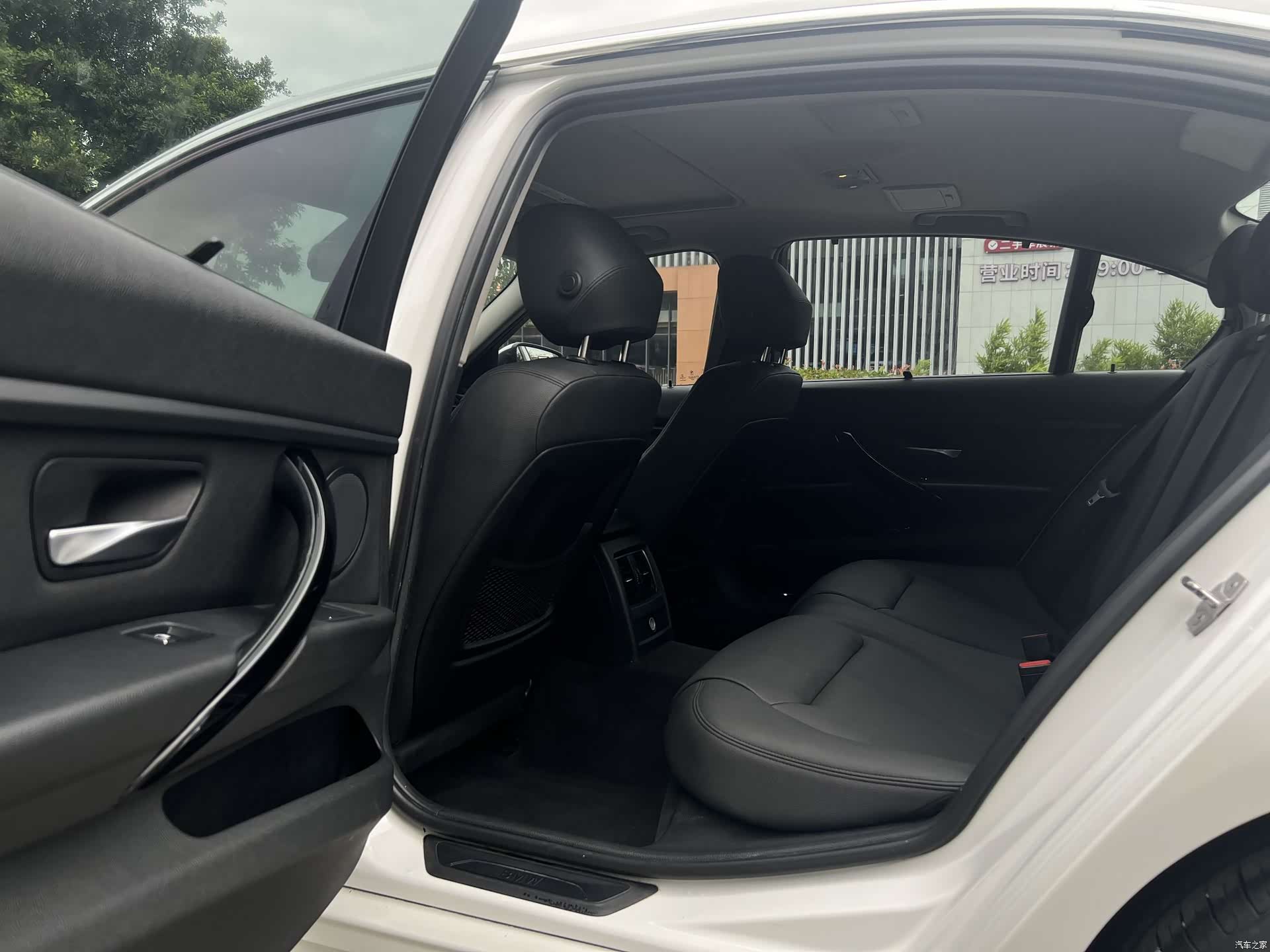 BMW 3 Series, 2016 12