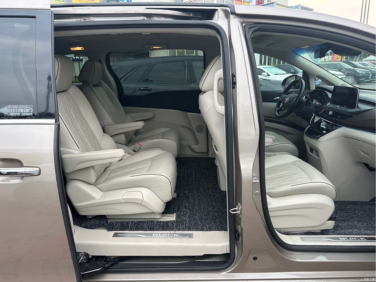 Buick GL8, 2021 13