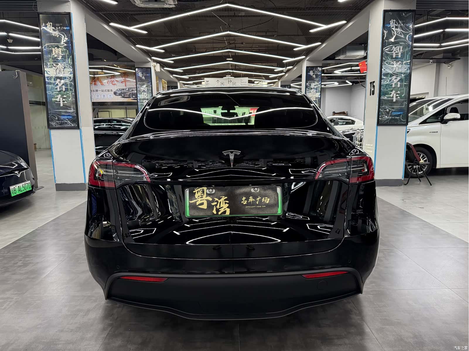 Tesla Model Y, 2022 14