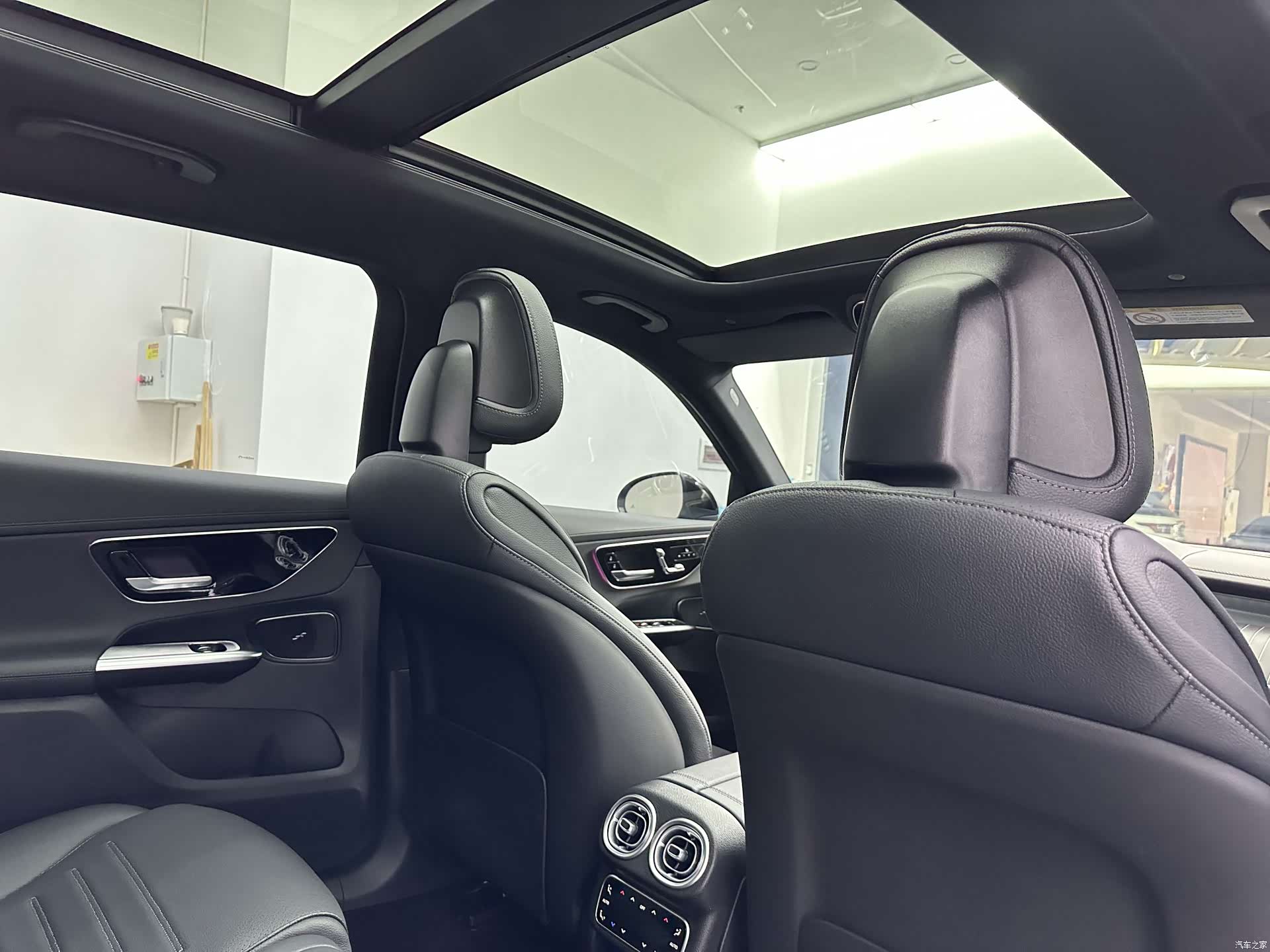 Mercedes-Benz GLC, 2024 14