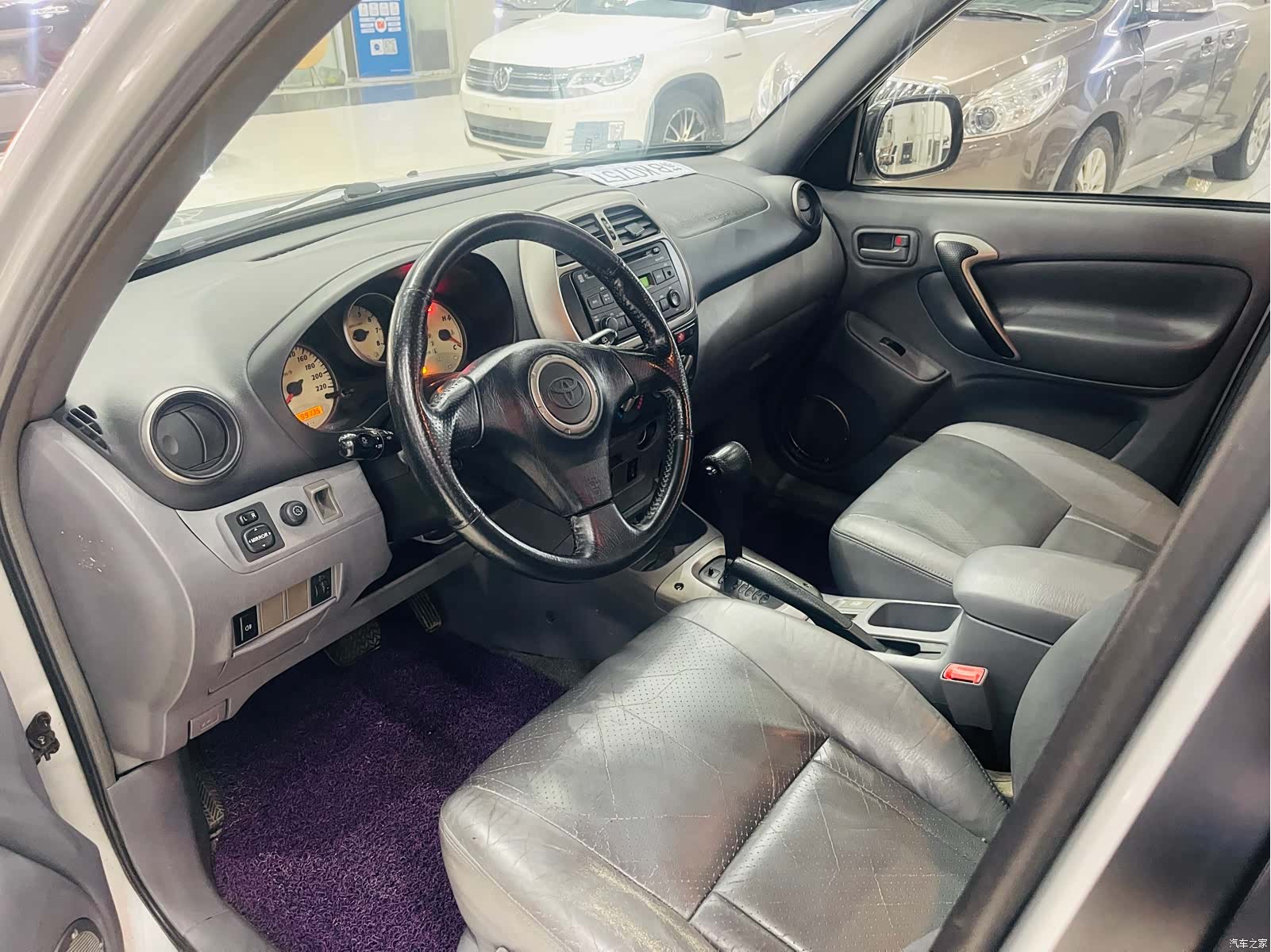 Toyota RAV4, 2004 4