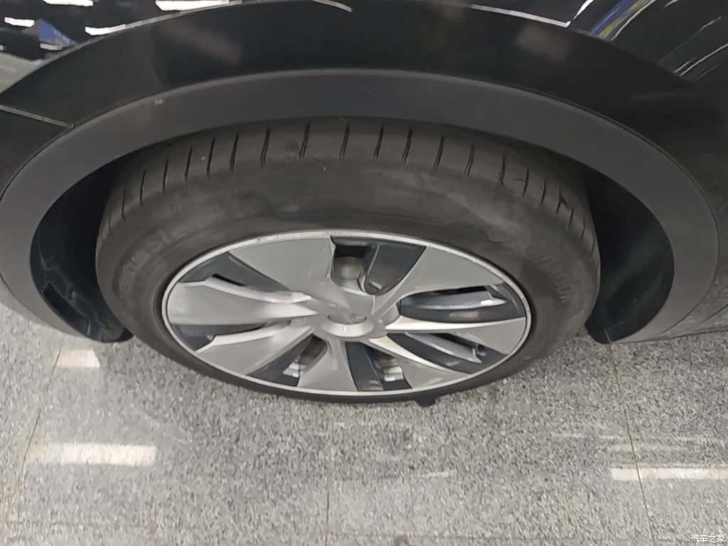 Tesla Model Y, 2022 23