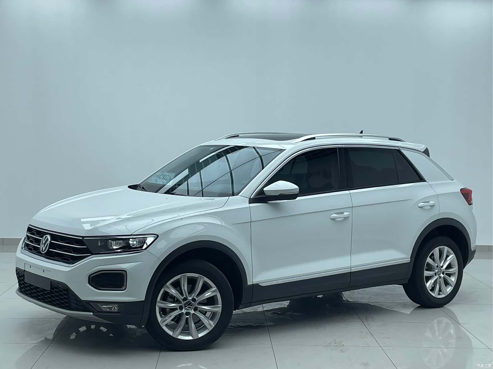 Volkswagen T-ROC, 2023 1