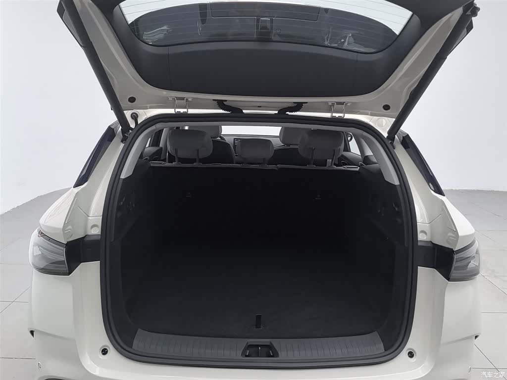 BYD Seal, 2025 16