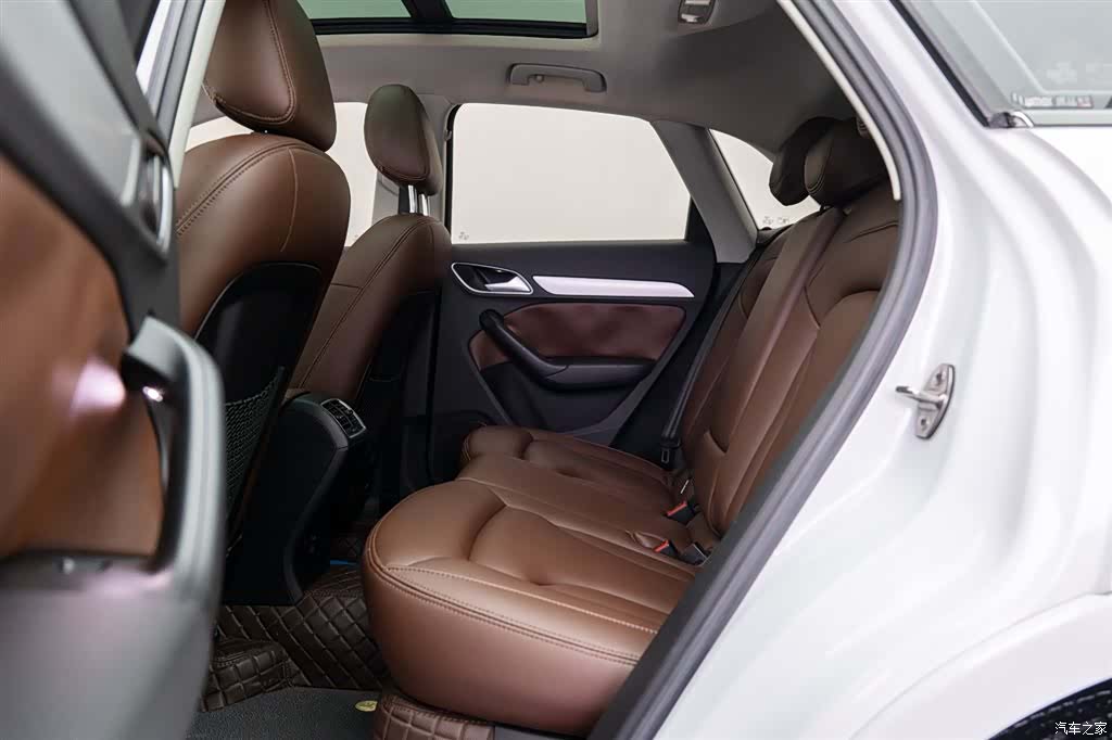 Audi Q3, 2018 11