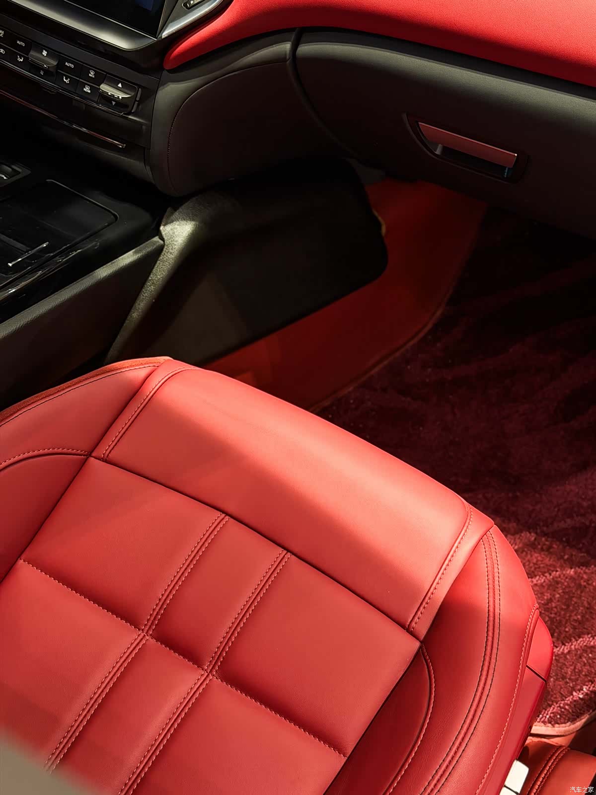 Maserati Ghibli, 2023 11